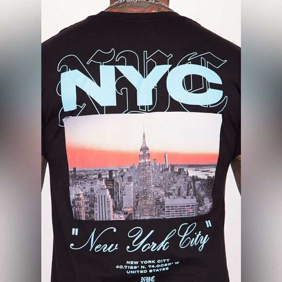 2/$30 Fashion Nova NYC Sunset Short Sleeve Tee in Black - Picture 4 of 8